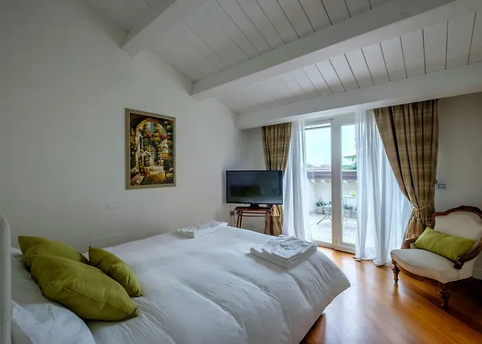 Penthouse In The Centre Apartment Ravenna