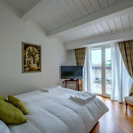 Penthouse In The Centre Apartman Ravenna