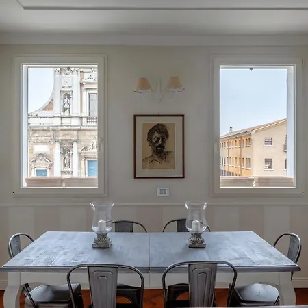 Penthouse In The Centre